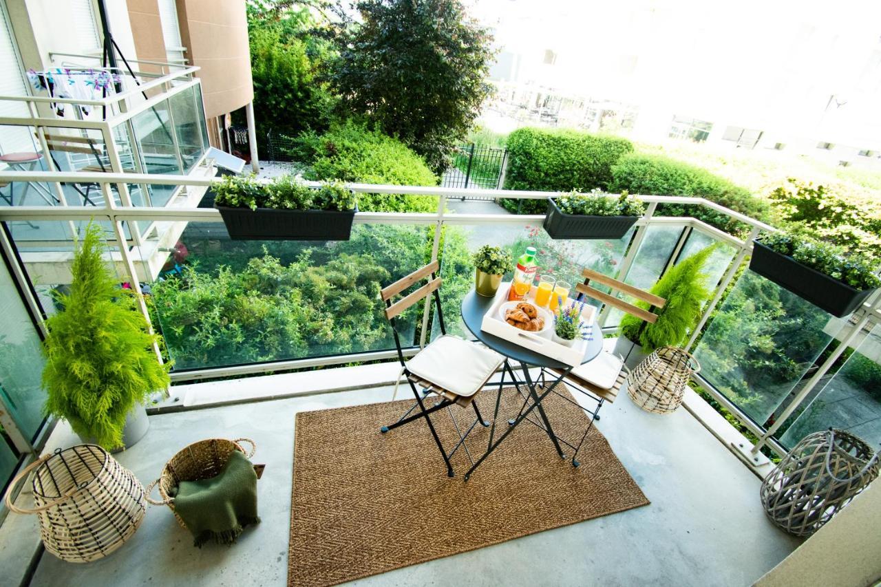 Studio Charmant Cergy Le Haut Au Pied De La Gare ! Parking Prive ! Apartment Ngoại thất bức ảnh