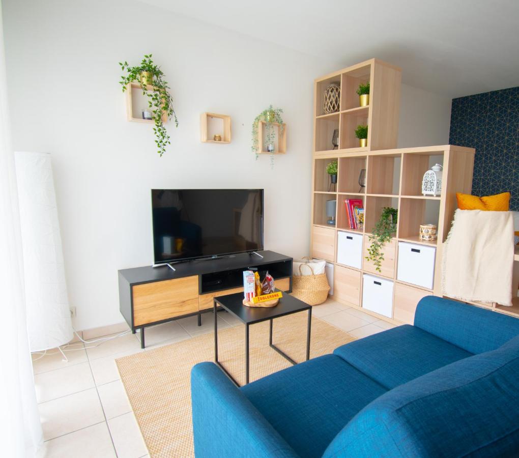 Studio Charmant Cergy Le Haut Au Pied De La Gare ! Parking Prive ! Apartment Ngoại thất bức ảnh